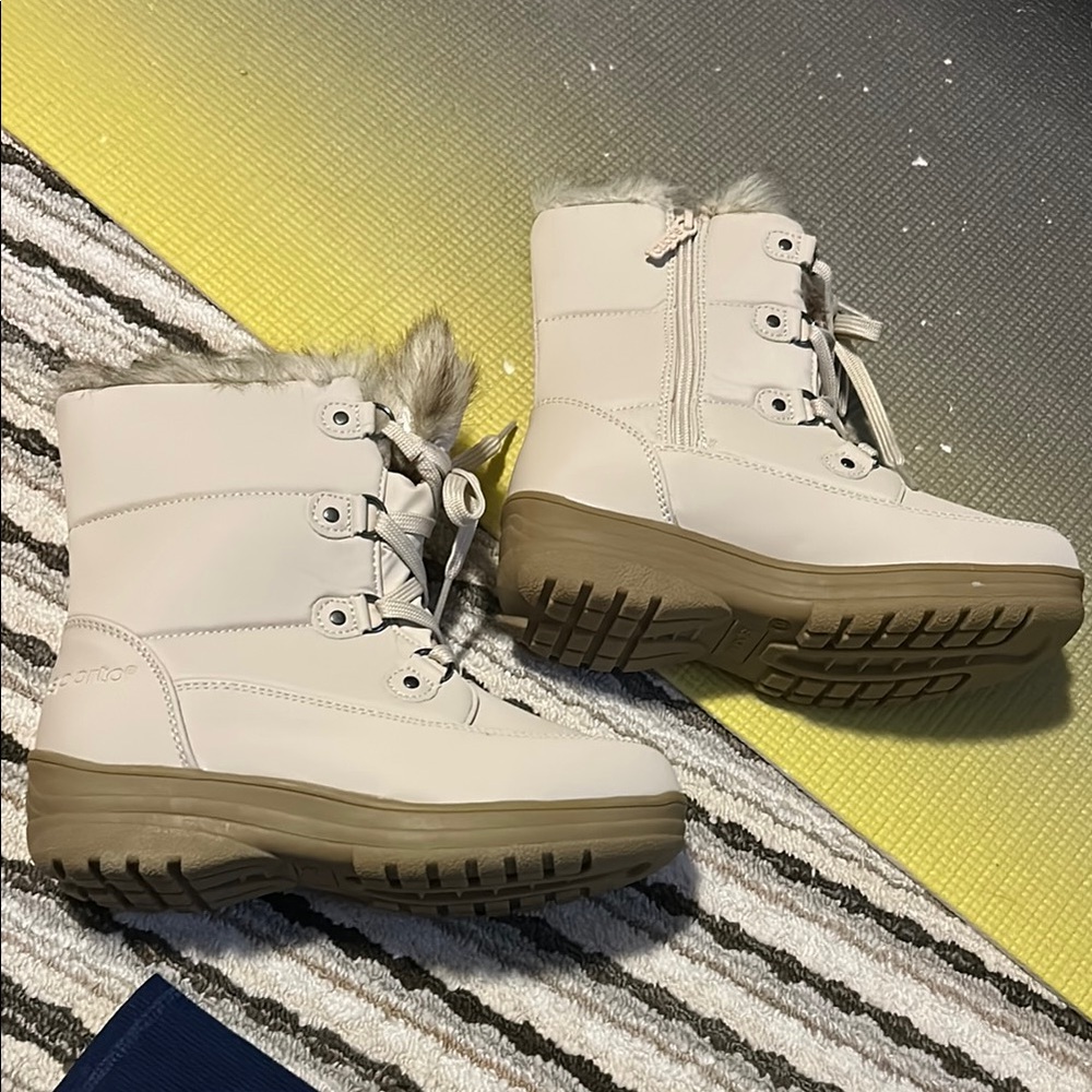 Women's Cream Winter Boots
